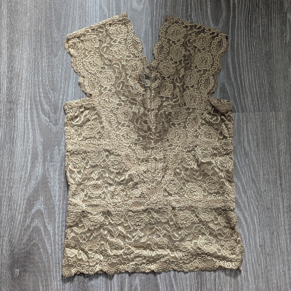 DYNAMITE | tan v neck lace shaper top